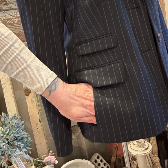 GAP STRIPED NAVY WOOL BLAZER | Lightweight Blended | Tailored | Pinstripe Jacket - Picture 6 of 14